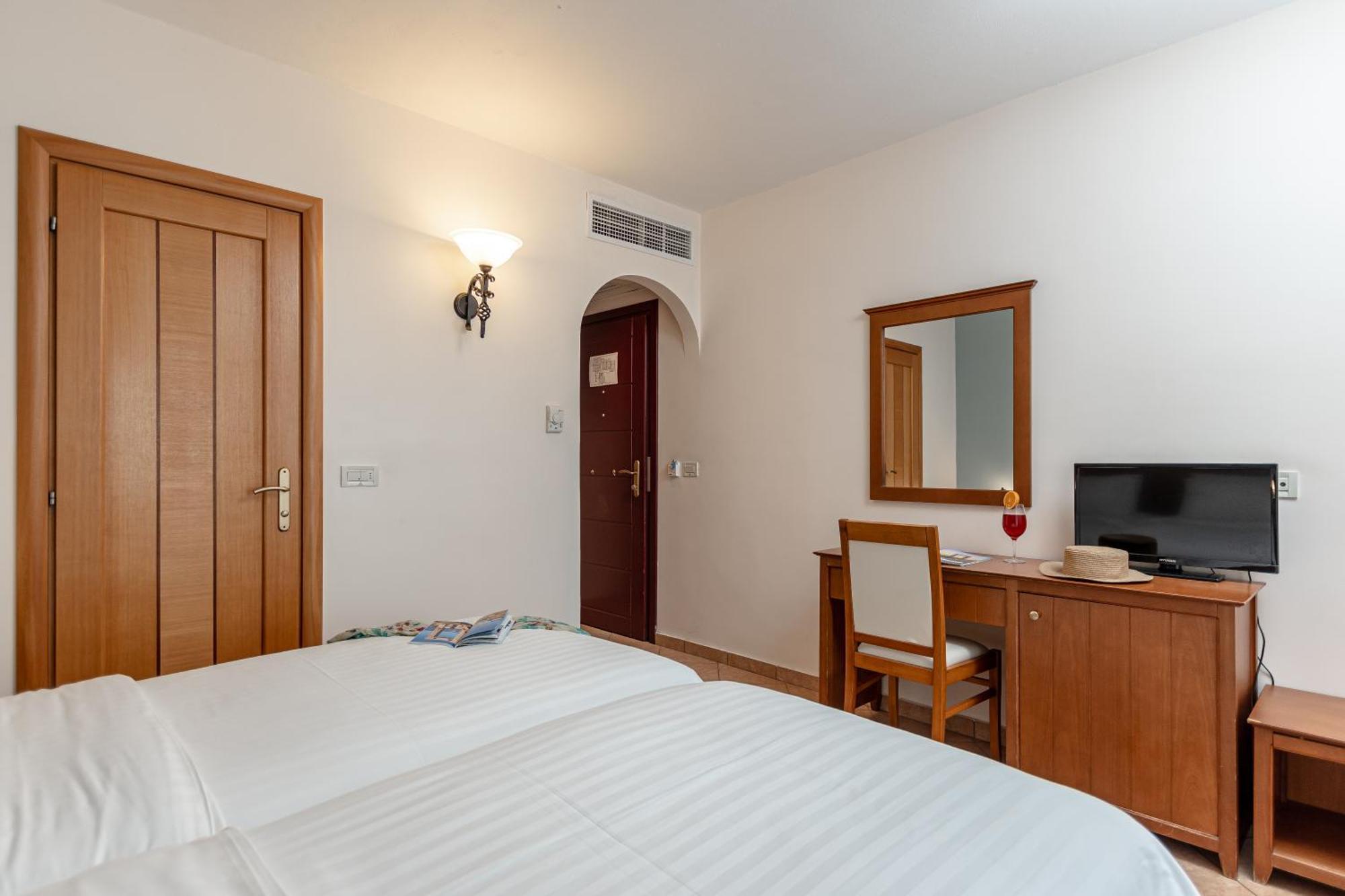 Naxos Resort Beach Hotel Naxos City Esterno foto